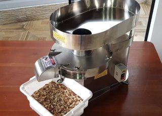 FATIADOR/LAMINADOR CENTRÍFUGO DE AMÊNDOAS,CASTANHAS, E SIMILARES - AGMAC-FCE-100