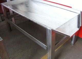 Mesa Manipulação Reforçada - MIER-1018-CL - calha