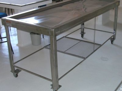 Mesa móvel para cadáver - para sala de anatomia